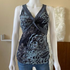 Tie back v neck sleeveless